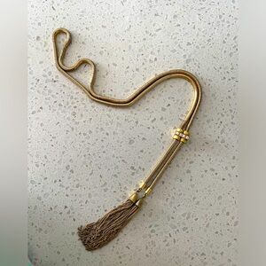 Long necklace with tassels